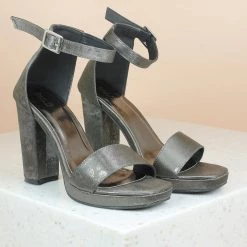 Inc.5 WOMEN HEELED ANKLE STRAP