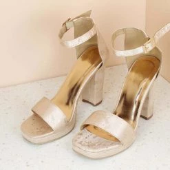 Inc.5 WOMEN HEELED ANKLE STRAP