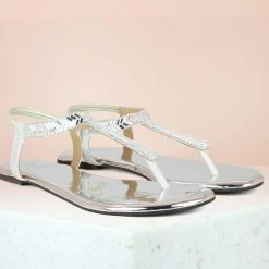 Inc.5 SANDALS PARTY FLAT THONG-SILVER