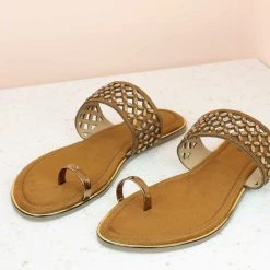 Inc.5 JEWEL TOE POST-TAN