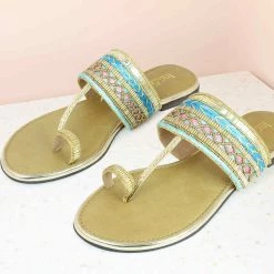 Inc.5 SALE EMBROIDED TOE THONG-GOLD