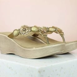 Inc.5 EMBROIDED PLATFORM WEDDING THONG-ANTIQUE GOLD