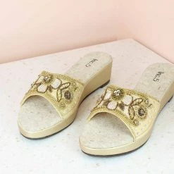 Inc.5 SALE EMBROIDED PLATFORM THONG-GOLD