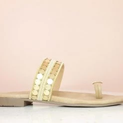 Inc.5 EMBROIDED FLAT TOE THONG-BEIGE Embroidery