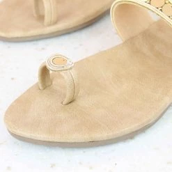 Inc.5 EMBROIDED FLAT TOE THONG-BEIGE Embroidery