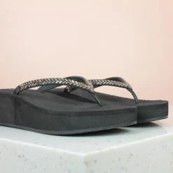 Inc.5 DIAMOND PLATFORM WEDDING THONG-BLACK