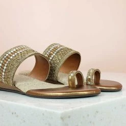 Inc.5 SALE DIAMOND FLAT THONG-ANTIQUE GOLD