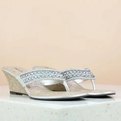Inc.5 SALE EMBROIDED WEDGE THONG-SILVER