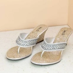 Inc.5 SALE EMBROIDED WEDGE THONG-SILVER