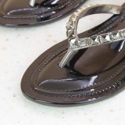 Inc.5 WOMEN DIAMOND FLAT THONG-GUN METAL