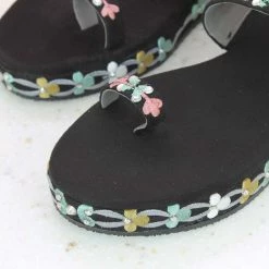 Inc.5 EMBROIDED TOE POST - BLACK SALE