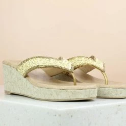 Inc.5 SALE CORK COVERED EMBRODED THONG-ANTIQUE GOLD