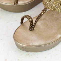 Inc.5 EMBROIDED PLATFORM THONG - ANTIQUE GOLD