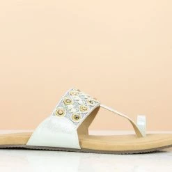 Inc.5 EMBROIDED FLAT THONG - SILVER