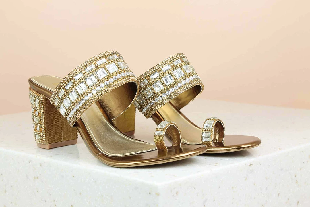 Inc.5 BLOCK HEEL DIAMOND TOE POST 3 Inc.5 BLOCK HEEL DIAMOND TOE POST