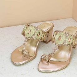 Inc.5 EMBROIDED BLACK HEEL THONG - ROSE GOLD