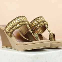 Inc.5 EMBROIDED VEDGE HEEL KOLHAPURI - ANTIQUE GOLD
