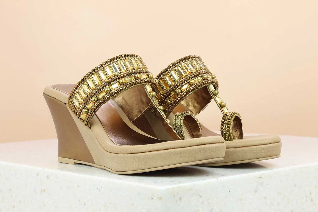 Inc.5 EMBROIDED VEDGE HEEL KOLHAPURI - ANTIQUE GOLD 3 Inc.5 EMBROIDED VEDGE HEEL KOLHAPURI - ANTIQUE GOLD