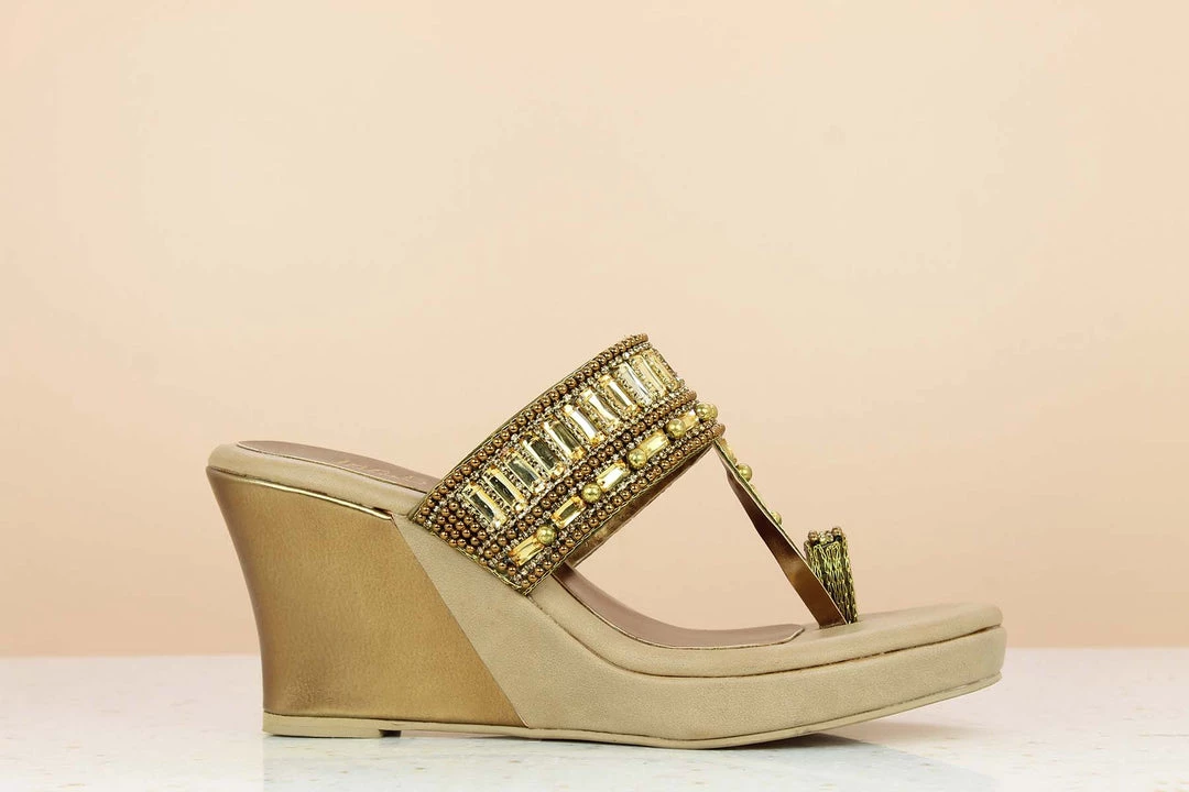 Inc.5 EMBROIDED VEDGE HEEL KOLHAPURI - ANTIQUE GOLD 5 Inc.5 EMBROIDED VEDGE HEEL KOLHAPURI - ANTIQUE GOLD