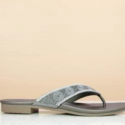 Inc.5 SALE FLAT EMBROIDED THONG - GUN METAL