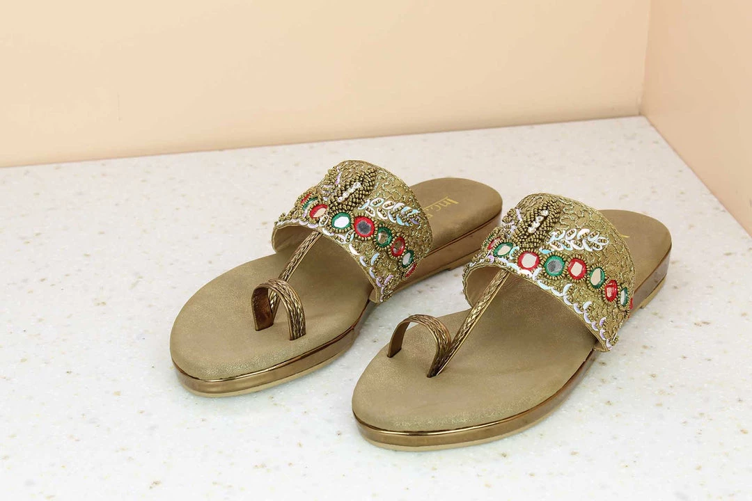 Inc.5 FLAT EMBROIDED THONG - ANTIQUE GOLD SALE 6 Inc.5 FLAT EMBROIDED THONG - ANTIQUE GOLD SALE