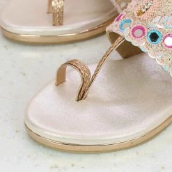 Inc.5 SALE FLAT EMBROIDED THONG - ROSE GOLD