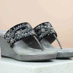 Inc.5 EMBROIDED PLATFORM THONG - GUN METAL SALE
