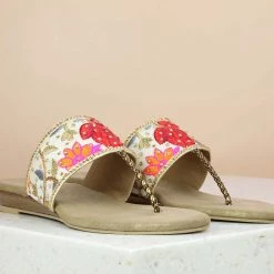 Inc.5 SALE FLAT EMBROIDED THONG - ANTIQUE GOLD