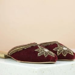 Inc.5 FLAT EMBROIDED MULE - MAROON SALE