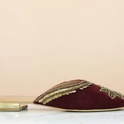 Inc.5 FLAT EMBROIDED MULE - MAROON SALE