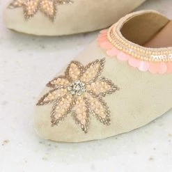 Inc.5 FLAT EMBROIDED MULE - PEACH