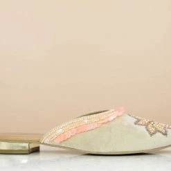 Inc.5 FLAT EMBROIDED MULE - PEACH