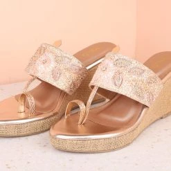 Inc.5 Ethnic VEDGE HEEL EMBROIDED TOE POST 9 Inc.5 Ethnic VEDGE HEEL EMBROIDED TOE POST