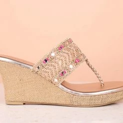 Inc.5 VEDGE HEEL EMBROIDED TOE POST 8 Inc.5 VEDGE HEEL EMBROIDED TOE POST