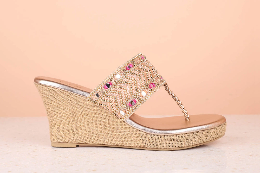 Inc.5 VEDGE HEEL EMBROIDED TOE POST 5 Inc.5 VEDGE HEEL EMBROIDED TOE POST