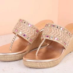 Inc.5 VEDGE HEEL EMBROIDED TOE POST 9 Inc.5 VEDGE HEEL EMBROIDED TOE POST