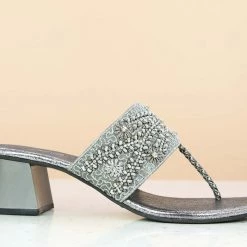 Inc.5 SALE EMBROIDED BLOCK HEEL THONG