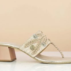 Inc.5 EMBROIDED BLOCK HEEL THONG