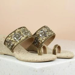 Inc.5 EMBROIDED VEDGE HEELS TOE POST