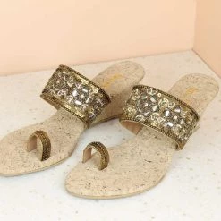 Inc.5 EMBROIDED VEDGE HEELS TOE POST