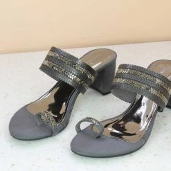 Inc.5 SALE BLOCK HEEL TOE POST - GREY