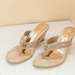 Inc.5 SALE SEQUENCE VEDGE HEEL THONG - ROSE GOLD