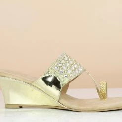 Inc.5 SALE EMBROIDED VEDGE HEEL TOE POST