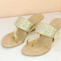 Inc.5 SALE EMBROIDED VEDGE HEEL TOE POST