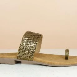 Inc.5 EMBROIDED TOE POST FLAT Embroidery