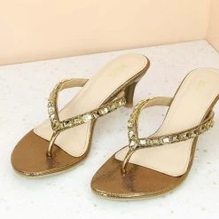 Inc.5 SMALL HEEL DIAMOND THONG 9 Inc.5 SMALL HEEL DIAMOND THONG