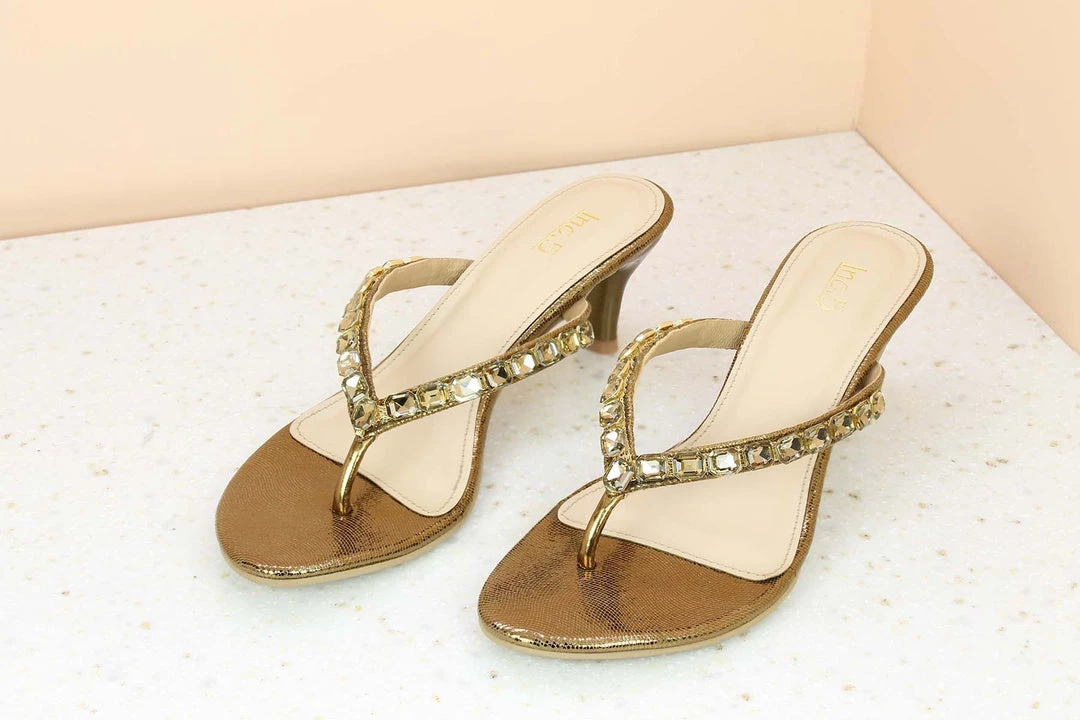 Inc.5 SMALL HEEL DIAMOND THONG 6 Inc.5 SMALL HEEL DIAMOND THONG