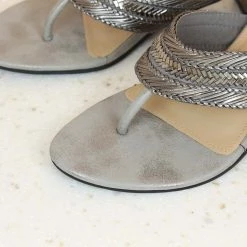 Inc.5 BLOCK HEEL DIAMOND THONG