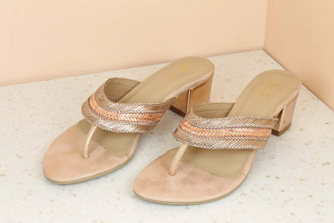 Inc.5 BLOCK HEEL DIAMOND THONG 6 Inc.5 BLOCK HEEL DIAMOND THONG