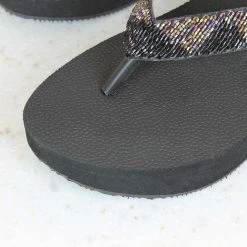 Inc.5 EMBROIDED RUBBER PLATFORM THONG